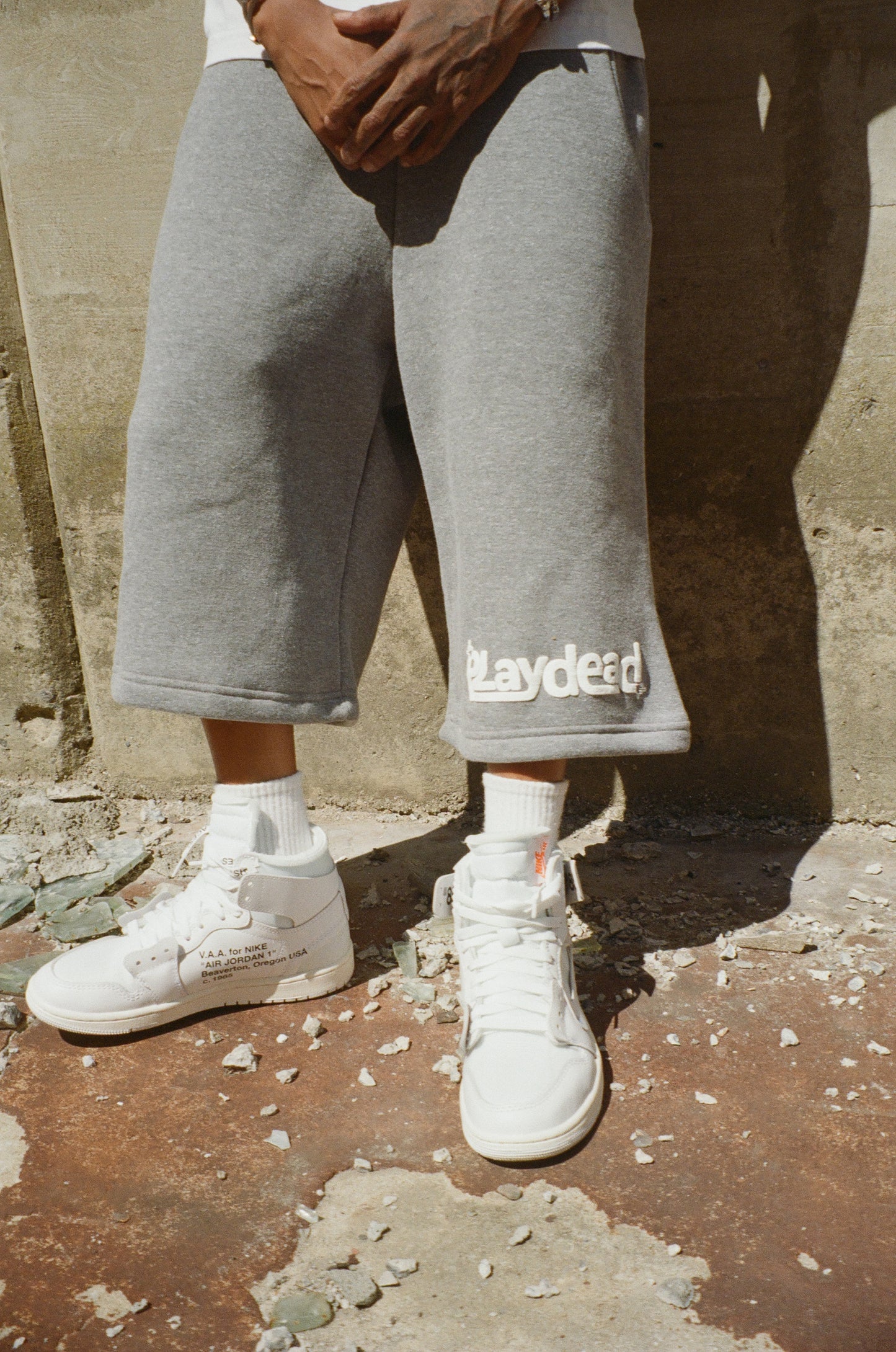 MIDDLE FINGER BAGGY SHORTS